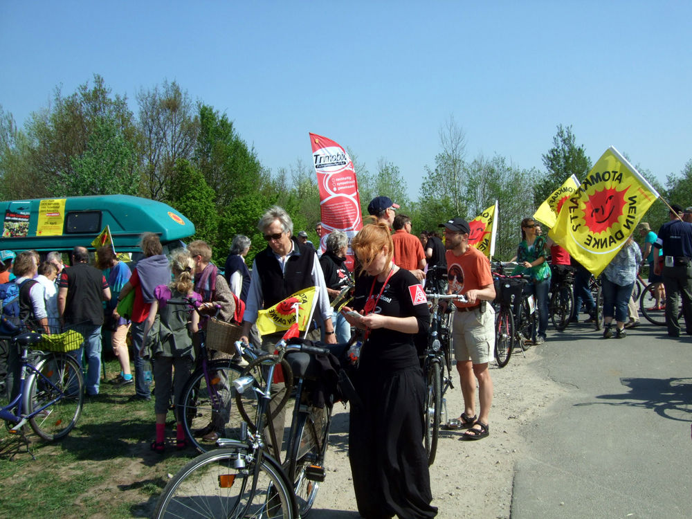 toxy-liegerad_trimobil-dreirad_demo_brunsbuettel_stop-akw.jpg
