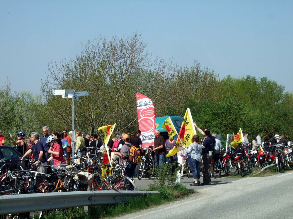 toxy-liegerad_trimobil-dreirad_demo_brunsbuettel_stopp-akw.jpg